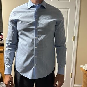 Reaction Kenneth Cole Extra Slim shirt. Size: neck- 16-16 1/2. Arm-34/35. Large